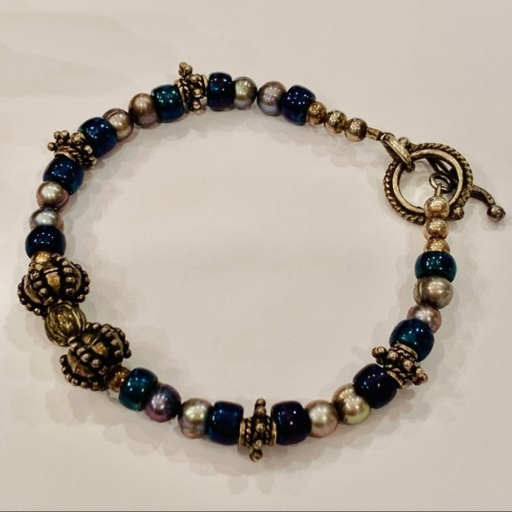 Sterling silver toggle clasp natural pearls